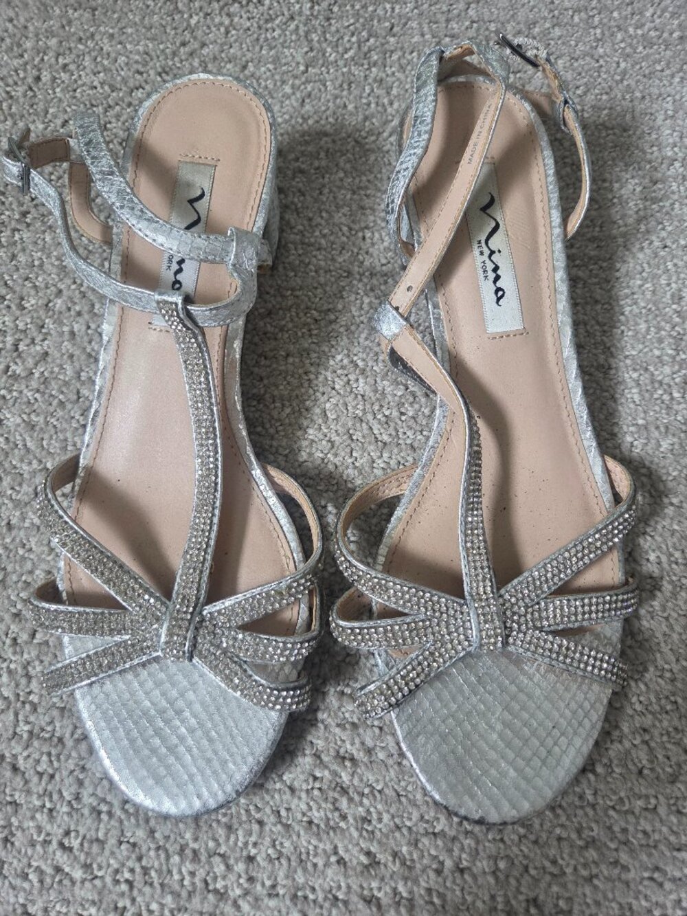 Nina size 8 silver rhinestone dress shoes sandals